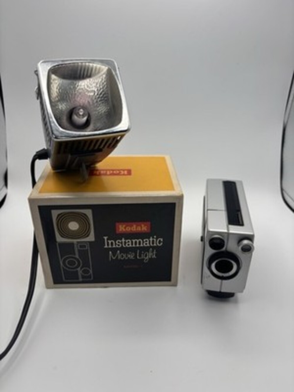 Kodak M24 Instamatic Super 8 Movie Camera & Instamatic Movie Light Model 1 1970s